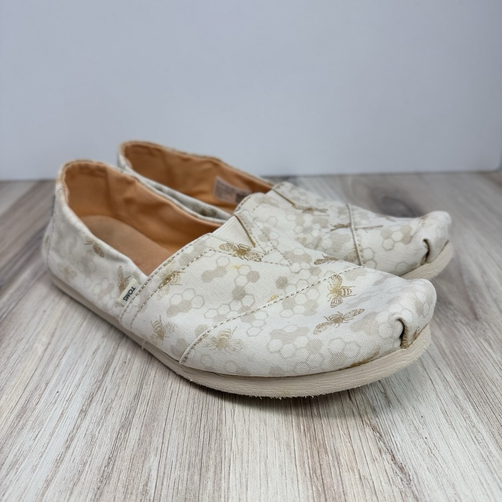TOMS Bee Honeycomb Print Slip-On Flats Cream Gold Cottagecore Women's 9